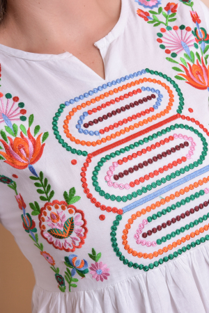 Rochie traditionala maxi alba cu motiv floral multicolor Alexandra [1]