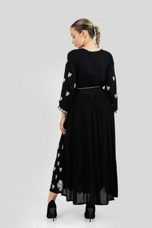 Rochie traditionala maxi neagra cu motiv floral bej Ilona 01 [3]