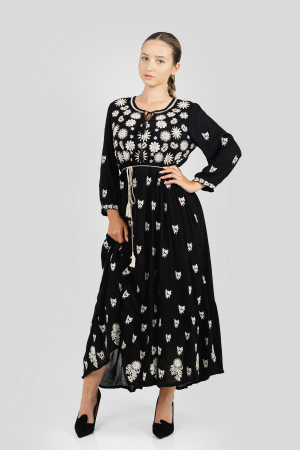 Rochie traditionala maxi neagra cu motiv floral bej Ilona 01 [2]
