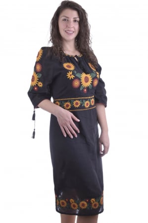 Rochie traditionala midi neagra cu motiv floarea-soarelui Sorana [1]