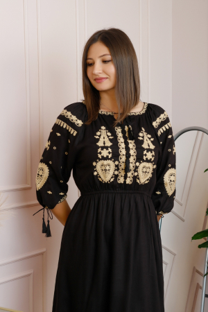 Rochie traditionala neagra cu motiv floral auriu Raluca [1]