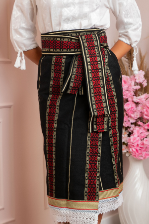 Set traditional catrinta si brau cu broderie rosie Octavia 01 [1]