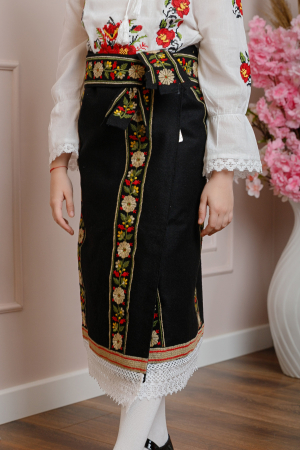 Set traditional catrinta si brau pentru fetite cu broderie aurie Sonia 02 [1]