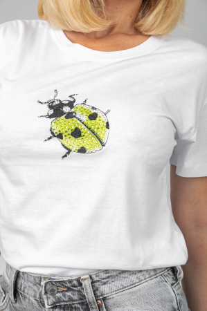 Tricou alb cu buburuza [1]