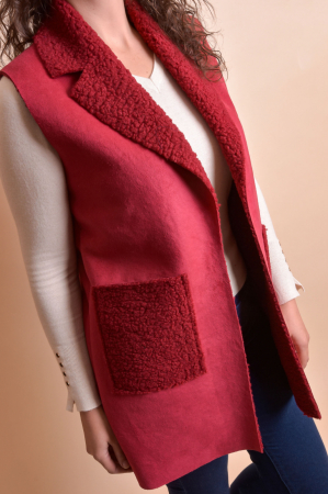 Vesta tip cojoc rosie cu buzunare aplicate [3]