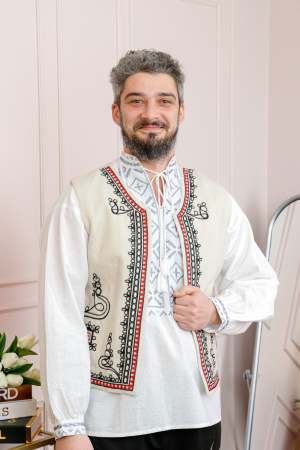 Vesta traditionala crem cu broderie florala neagra Nicolae [3]