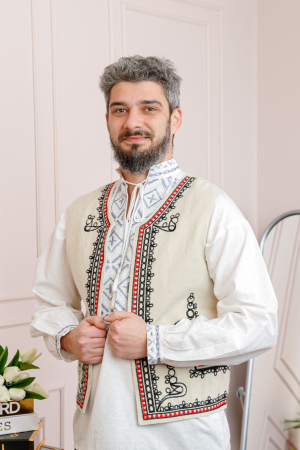 Camasi barbatesti - Vesta traditionala crem cu broderie florala neagra Nicolae