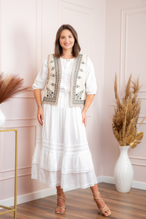 Vesta traditionala crem cu broderie florala neagra Sara [3]