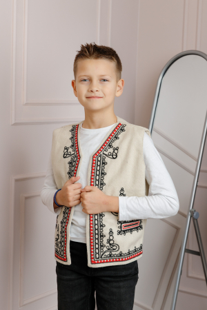 Imbracaminte Baieti - Vesta traditionala de baieti crem cu broderie florala neagra Victor