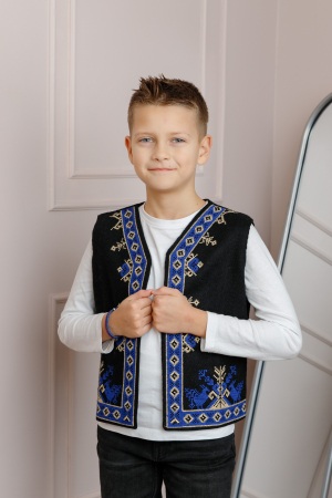 Imbracaminte Baieti - Vesta traditionala de baieti neagra cu broderie florala albastra Cezar