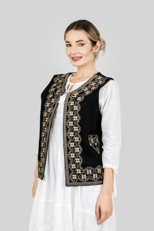 Vesta traditionala neagra cu broderie florala aurie Greta [0]