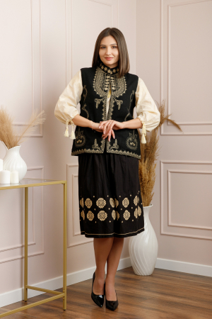 Vesta traditionala neagra cu broderie florala crem Catalina 02 [3]