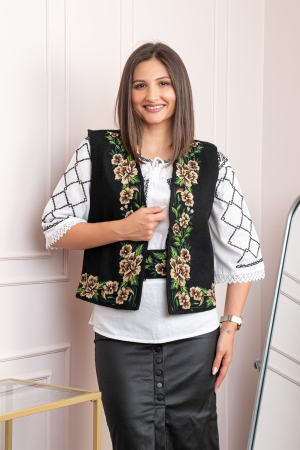 Vesta traditionala neagra cu broderie florala crem Ilona [3]
