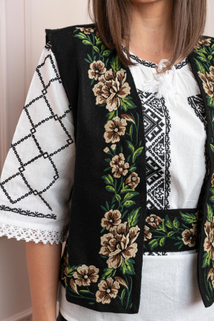 Vesta traditionala neagra cu broderie florala crem Ilona [1]
