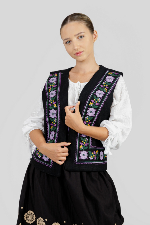 Vesta traditionala neagra cu broderie florala mov Maria 02 [3]