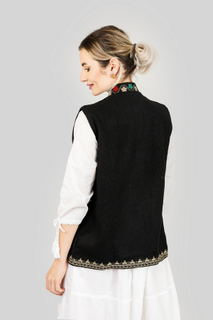 Vesta traditionala neagra cu broderie florala multicolora Alina 02 [2]