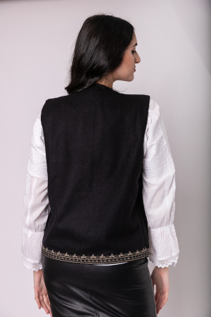 Vesta traditionala neagra cu broderie florala multicolora Alina 01 [3]