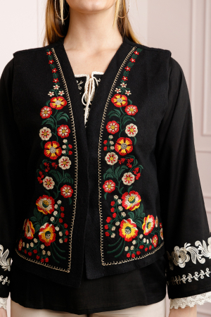 Vesta traditionala neagra cu broderie florala multicolora Nadia [2]