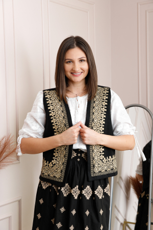 Veste si paltoane traditionale - Vesta traditionala neagra cu broderie geometrica aurie Adriana