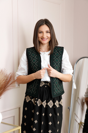 Veste si paltoane traditionale - Vesta traditionala neagra cu broderie geometrica verde Andreea 02