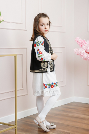 Vesta traditionala neagra pentru fetite cu broderie florala crem Emilia 01 [2]