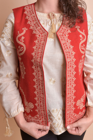 Vesta traditionala rosie cu broderie florala crem Ioana [2]