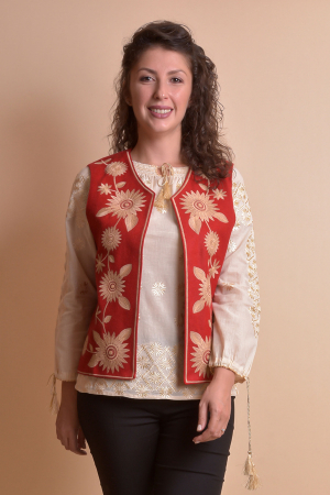 Vesta traditionala rosie cu broderie florala crem Camelia [1]