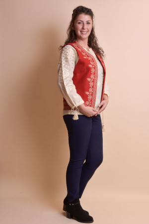 Vesta traditionala rosie cu broderie florala crem Silvana [3]