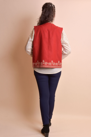 Vesta traditionala rosie cu broderie florala crem Silvana [4]