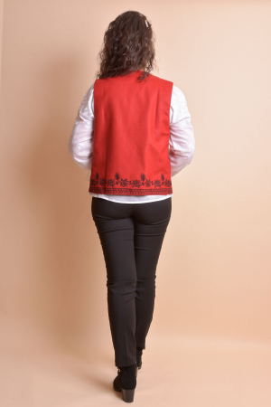 Vesta traditionala rosie cu broderie florala neagra Ramona [7]