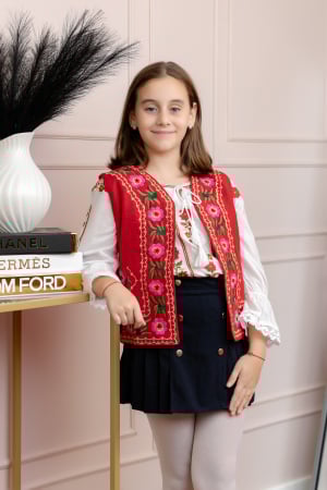 Imbracaminte copii - Vesta traditionala rosie pentru fetite cu broderie florala roz Lacramioara