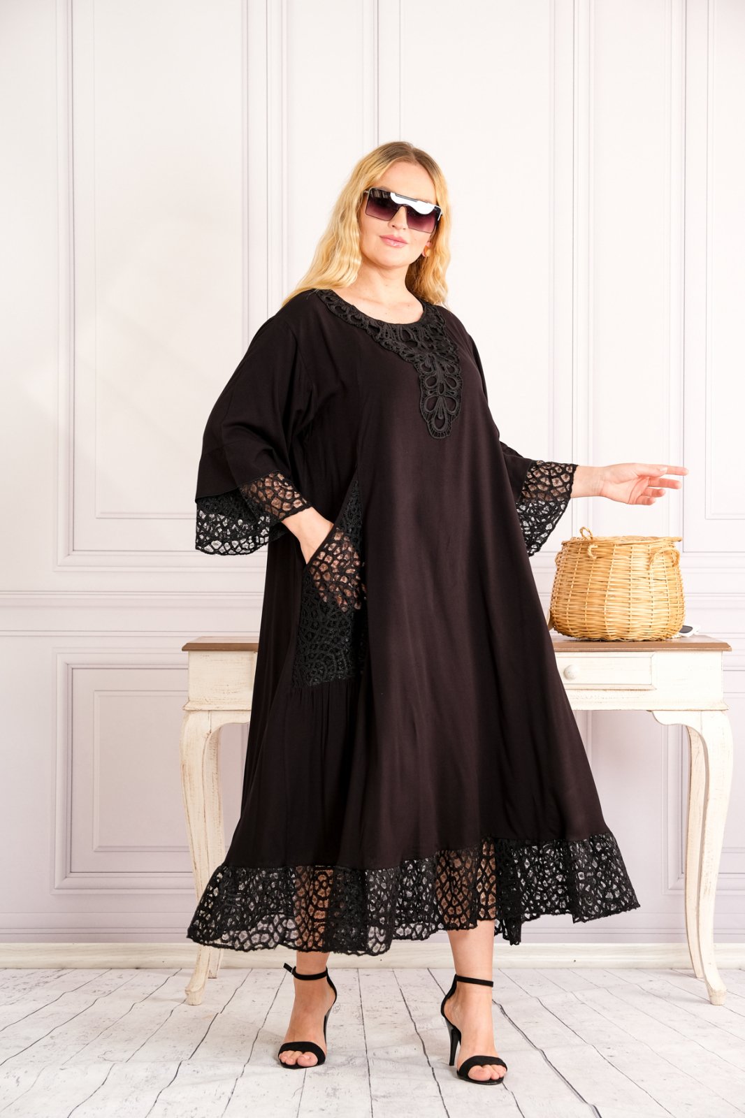 Rochie Neagra Boho Chic Cu Buzunare Din Dantela