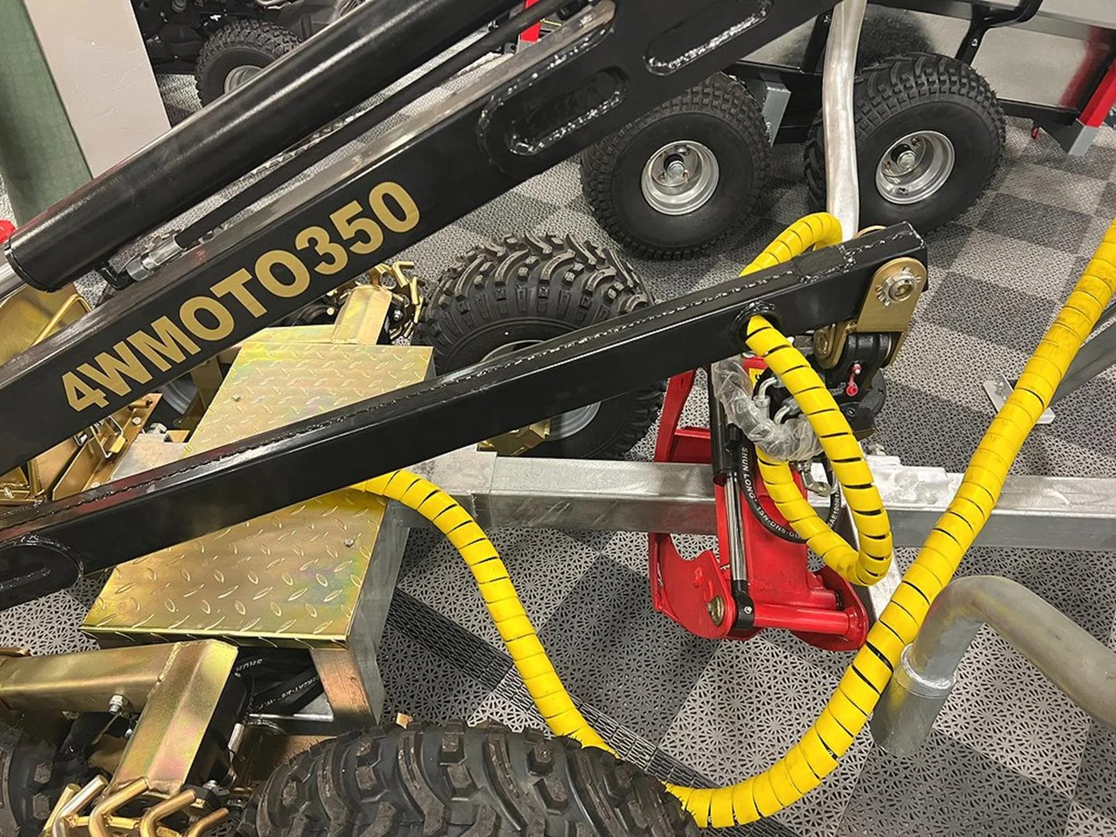 REMORCA BRONCO ATV HIDRAULICA CU BRAT / MACARA PENTRU INCARCARE BUSTENI [5]