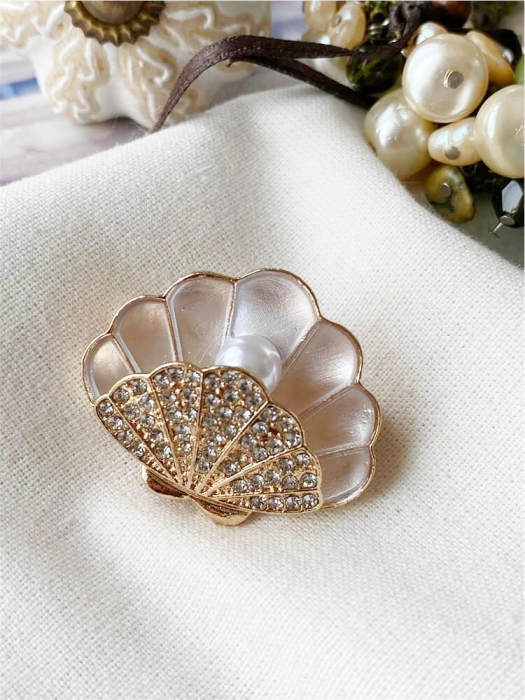 Brosa eleganta in forma de scoica SHELLY cu perla si sidef [2]