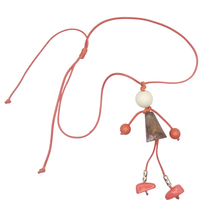 Colier cu snur colorat si figurina BAMBOLA, Coral/ Maro [1]
