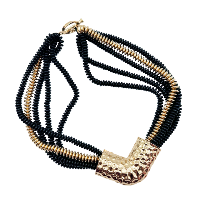 Colier multistrat negru cu accente aurii [3]