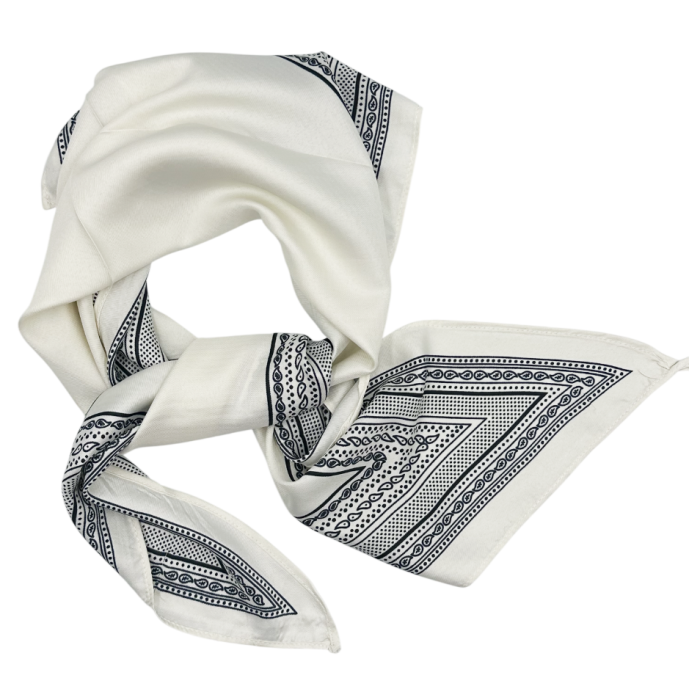Esarfa dama YANA alba triunghiulara cu model geomteric Negru [2]