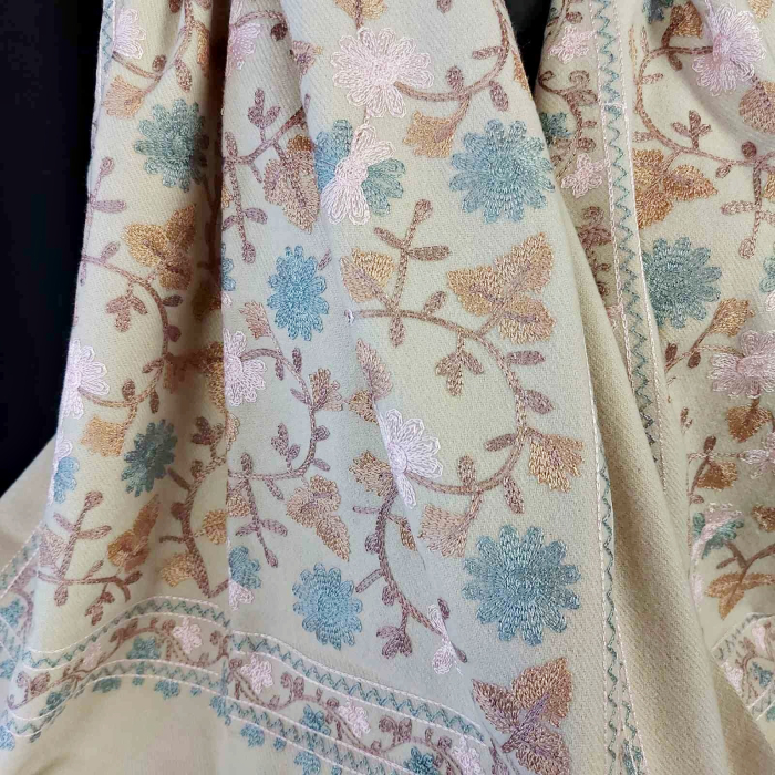 Esarfa tip Poncho cu blanita si franjuri Cashmere DAPHNE, Crem [2]