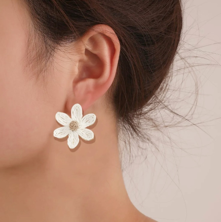 Cercei design floral VALERIE, Alb [1]