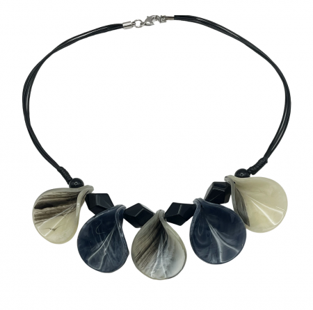 Coliere - Colier scurt MAGIC SHELL, Negru/ Crem