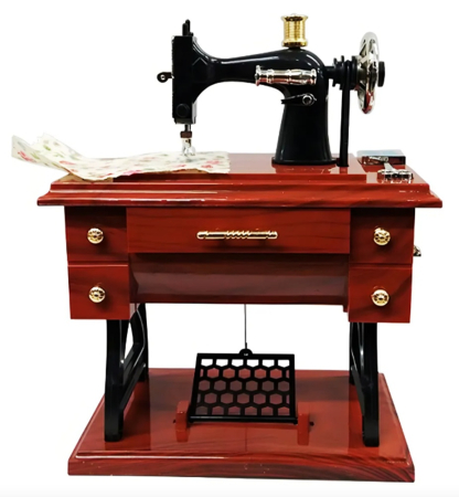 HOME & DECO - Cutie muzicala animata - Masina de cusut MAGIC