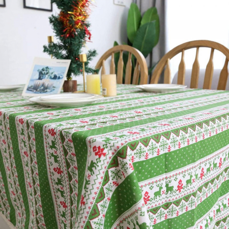 SERVIRE & DECORARE MASA CRACIUN - Fata de Masa de Craciun Verde – Model Festiv 150×240 cm