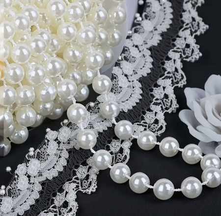 Ghirlandă decorativă cu perle albe SHINY [1]