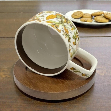 Ceașcă Ceramică Florală cu Farfurie din Lemn [1]