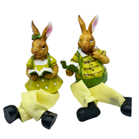 Statuete - Set Iepurasi April cu hainute verzi si picioare textile