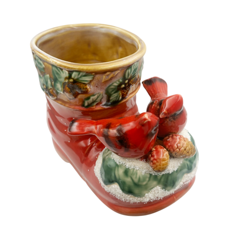 Vază decorativă în formă de cizmă roșie cu păsări și conuri – tematică de Crăciun [1]