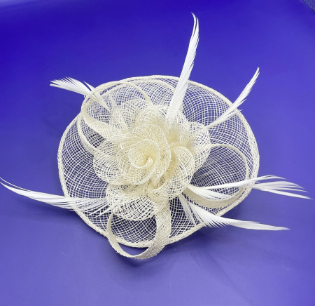 Accesorii De Par & Voalete & Diverse - Voaleta - Accesoriu par & Brosa ALYSSA, Bej, 14cm
