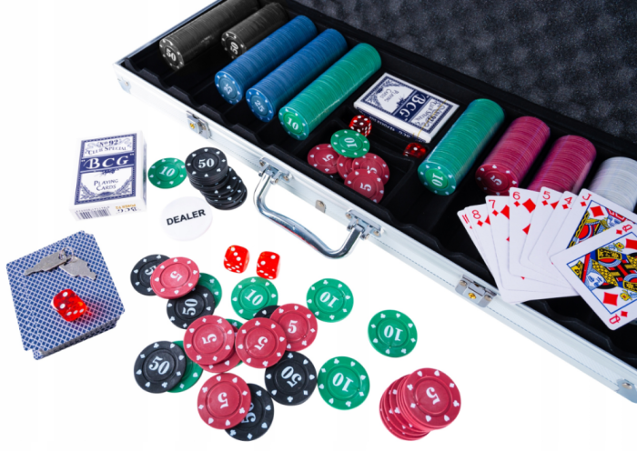 Set profesional de Poker cu 300 de jetoane, servietă, 2 pachete de cărți, 5 zaruri și jeton DEALER [3]