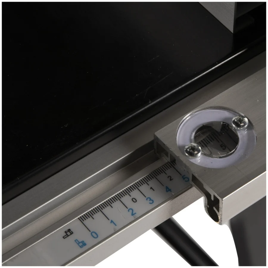 Fierastrau circular cu masa pentru lemn 1800W [4]