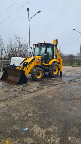 INCHIRIERE UTILAJE - BULDOEXCAVATOR 3CX